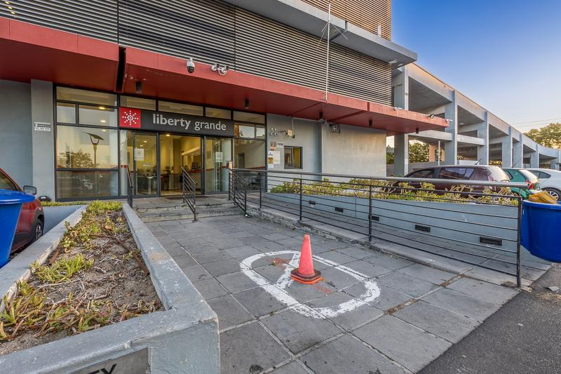 2 Bedroom Property for Sale in Goodwood Central Western Cape